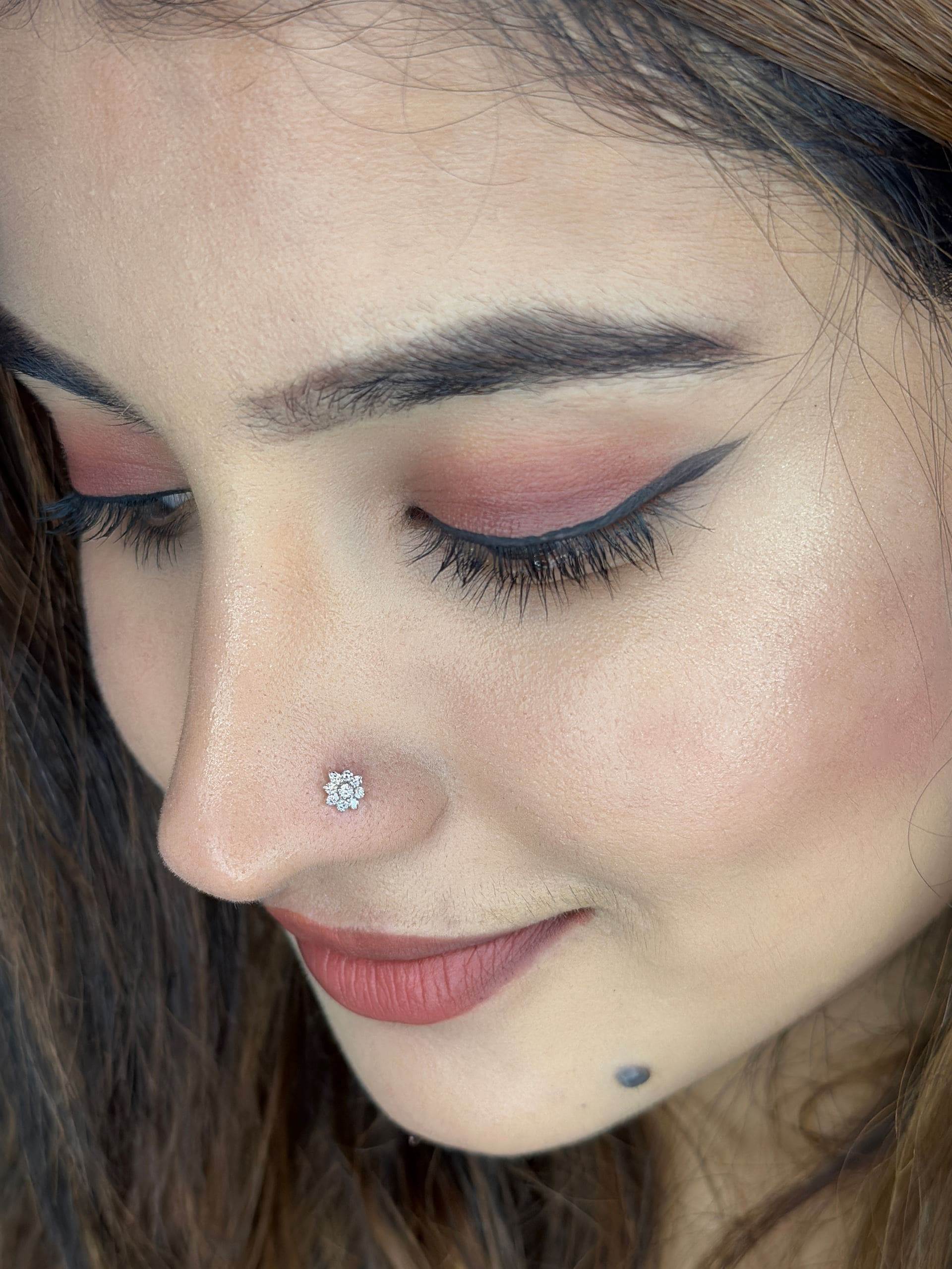 Agni Gold Screw Nose Stud