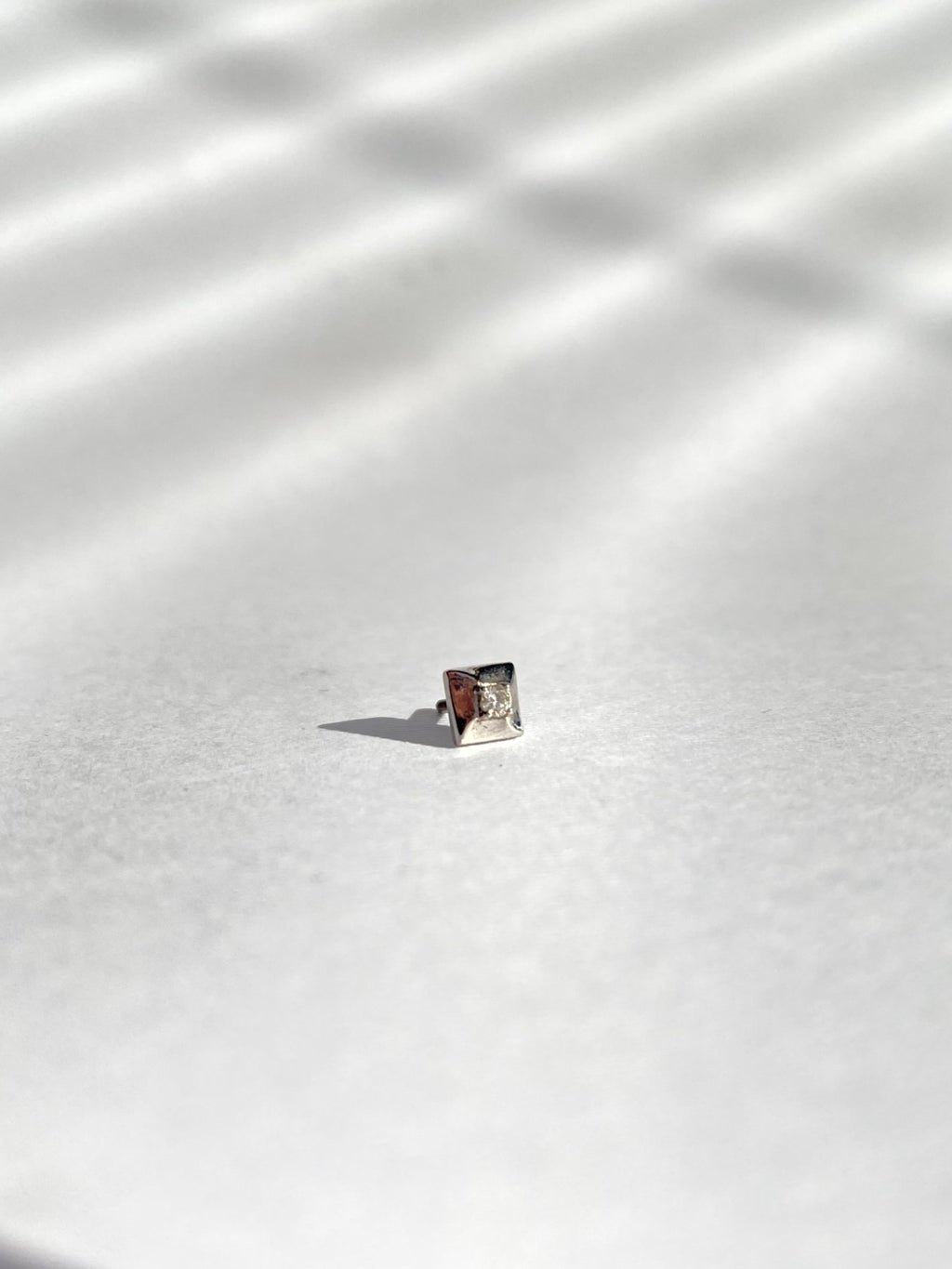 Henri Square Nose Stud