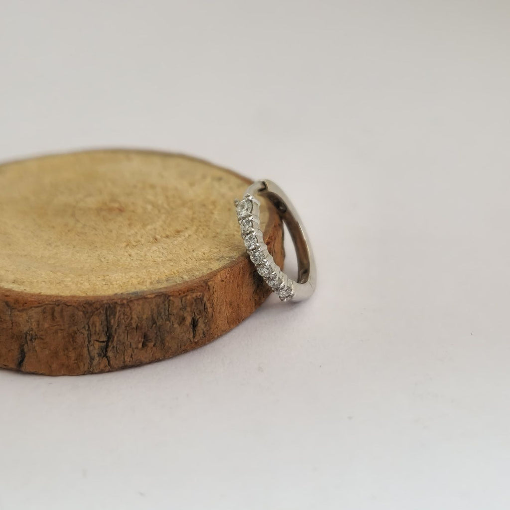 Elegant 0.08 cts Nose Ring