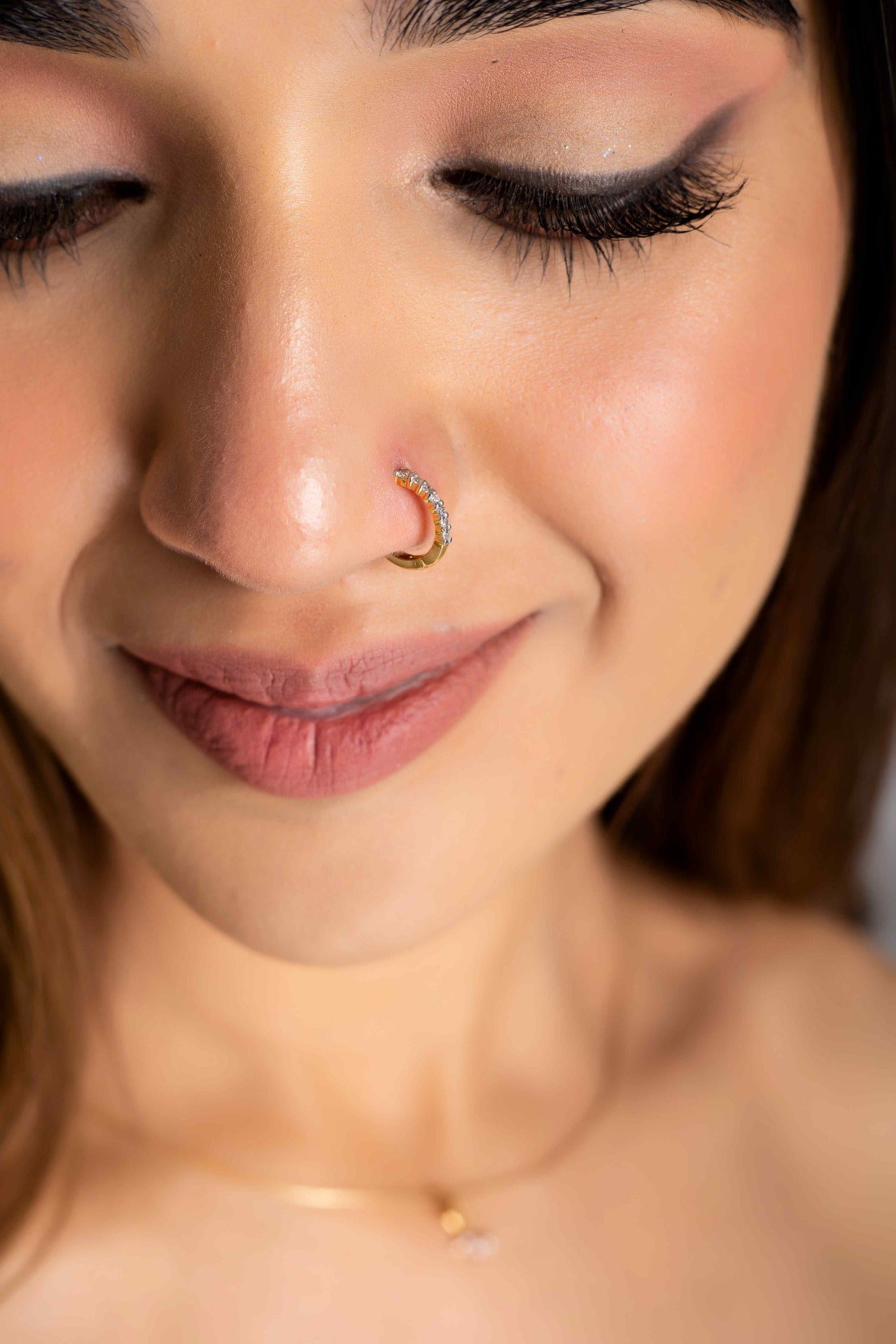 Elegant 0.08 cts Nose Ring