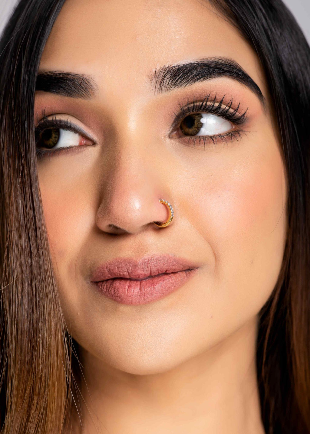 Elegant 0.08 cts Nose Ring