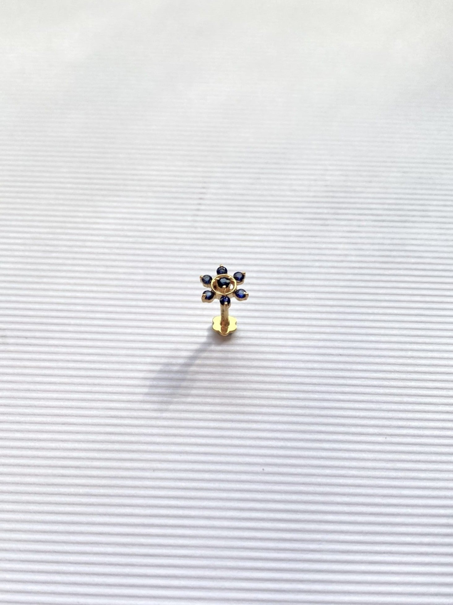 Regina Sapphire Nose Stud