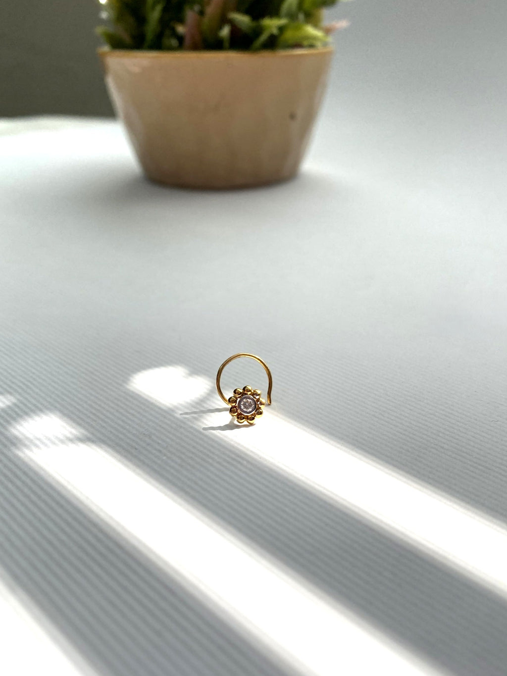 Aureate Beads Nose Pin