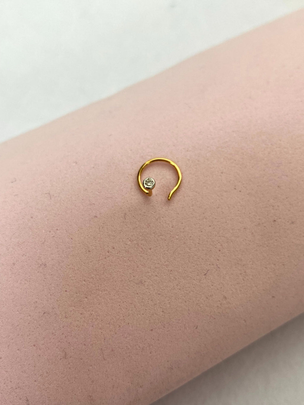 Bruce 2 mm Nose Pin